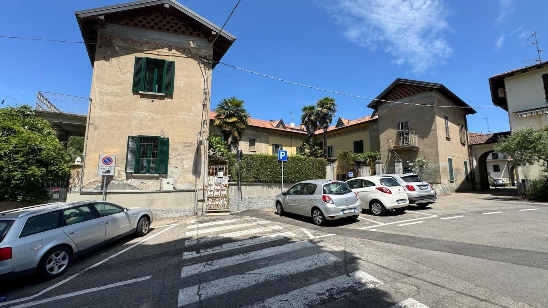 Curt Da Beta - Casa Vacanze Con Giardino In Corte Del XVIII Secolo Malnate Exterior photo
